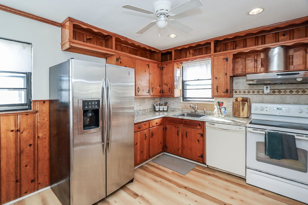 16-web-or-mls-828 E Meadow Ave, East Meadow 16 16-web-or-mls-828 E Meadow Ave, East Meadow 16