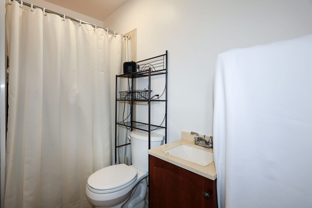 17-web-or-mls-828 E Meadow Ave, East Meadow 017 17-web-or-mls-828 E Meadow Ave, East Meadow 017