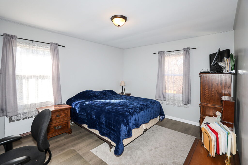 18-web-or-mls-828 E Meadow Ave, East Meadow 17 18-web-or-mls-828 E Meadow Ave, East Meadow 17